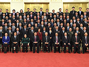 习近平等党和国家领导人会见获奖代表并合影