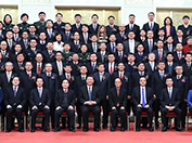 习近平等党和国家领导人会见获奖代表并同大家合影留念