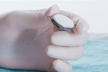 首例侵入式脑机接口前瞻性临床试验成功实施