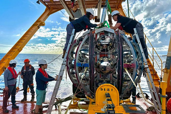 科学家发现迄今最高能量中微子，为之前探测结果的20倍