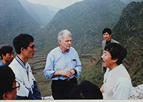 Fast选址期间的南仁东