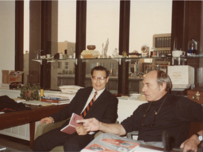 1983年，严东生与麻省理工大学材料学教授、材料学家R.L.Coble合影