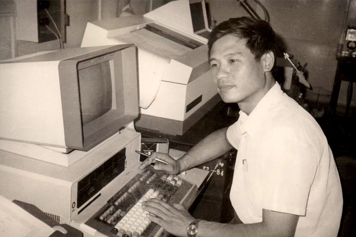 褚君浩：追光而往 向光而行 | 先生 | 午夜av
学部成立70周年